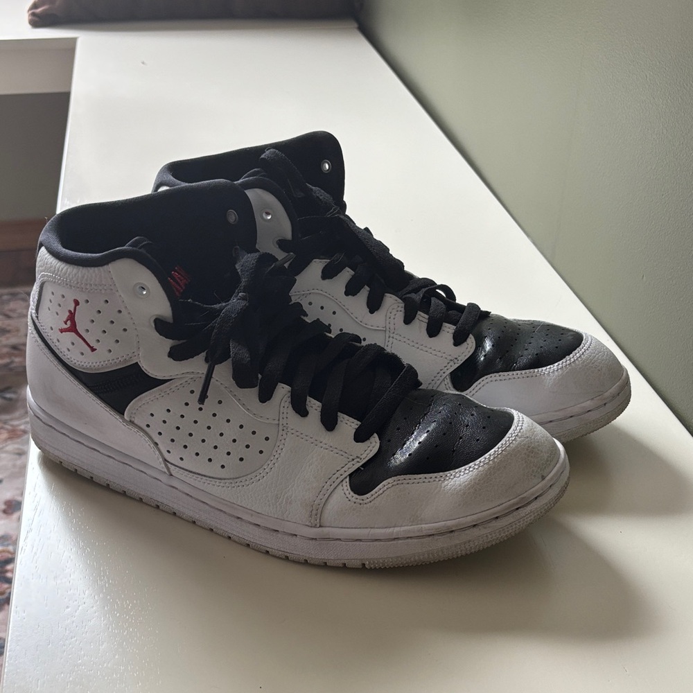 Jordan Men's Black, White, and Red Sneakers
